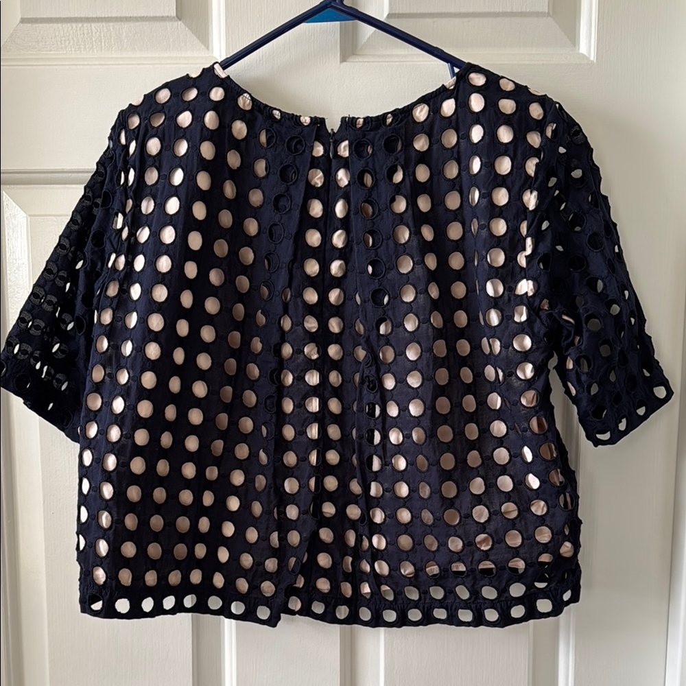 Elegant Black and Cream Women's Top - Picture 4 of 5
